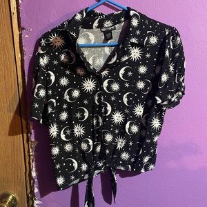 Hot topic Celestial tie crop top black and white